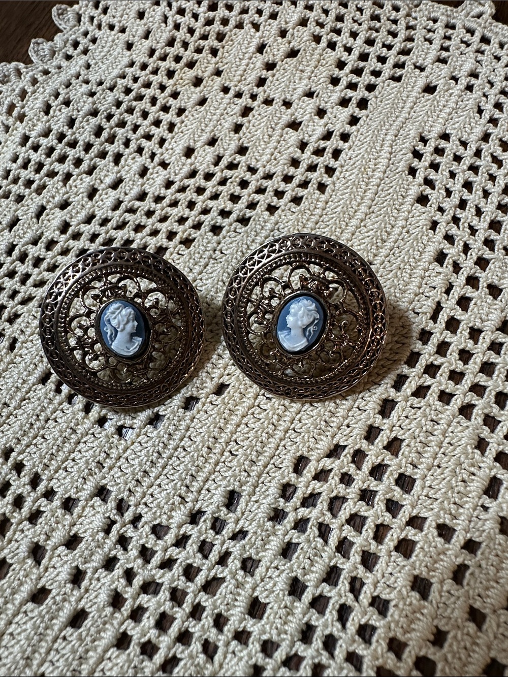 Vintage Cameo Filigree Button Earrings - Gold Tone with Blue Cameo